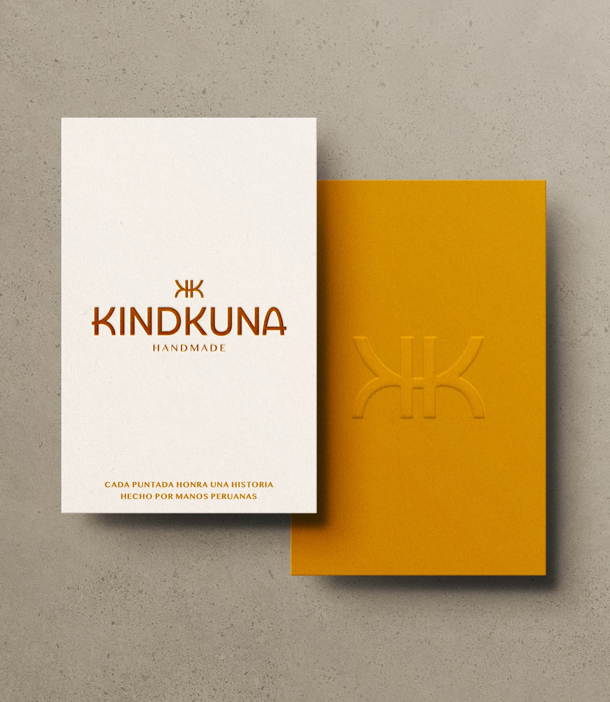 Kindkuna-kort med logotyp på orange bakgrund