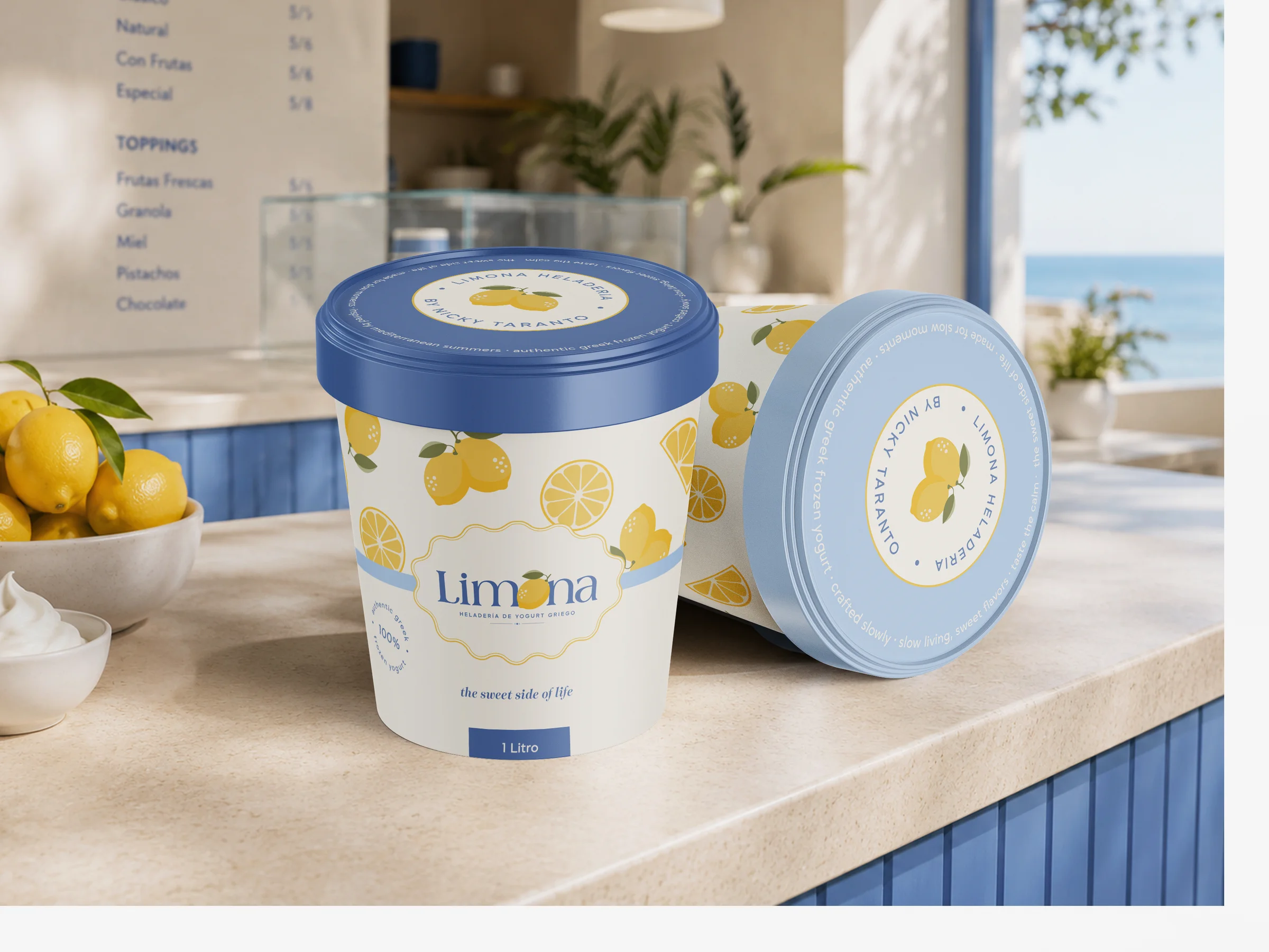 Limona-literförpackningar med citronmönster på en disk